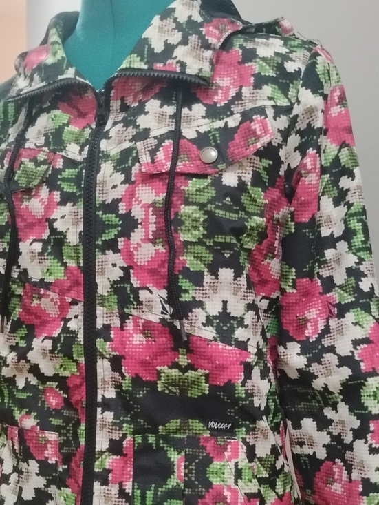 Volcom Jackets & Blazers - Volcom Enemy Lines Floral Digi Camo Windbreaker